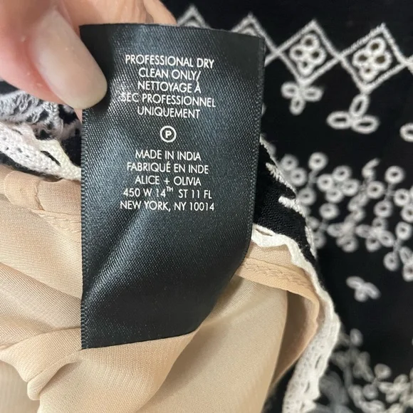 Alice & Olivia Roe Embroidered Fit Flare Mini Dress Tie Front Detail SZ 6 EUC - Picture 9 of 11